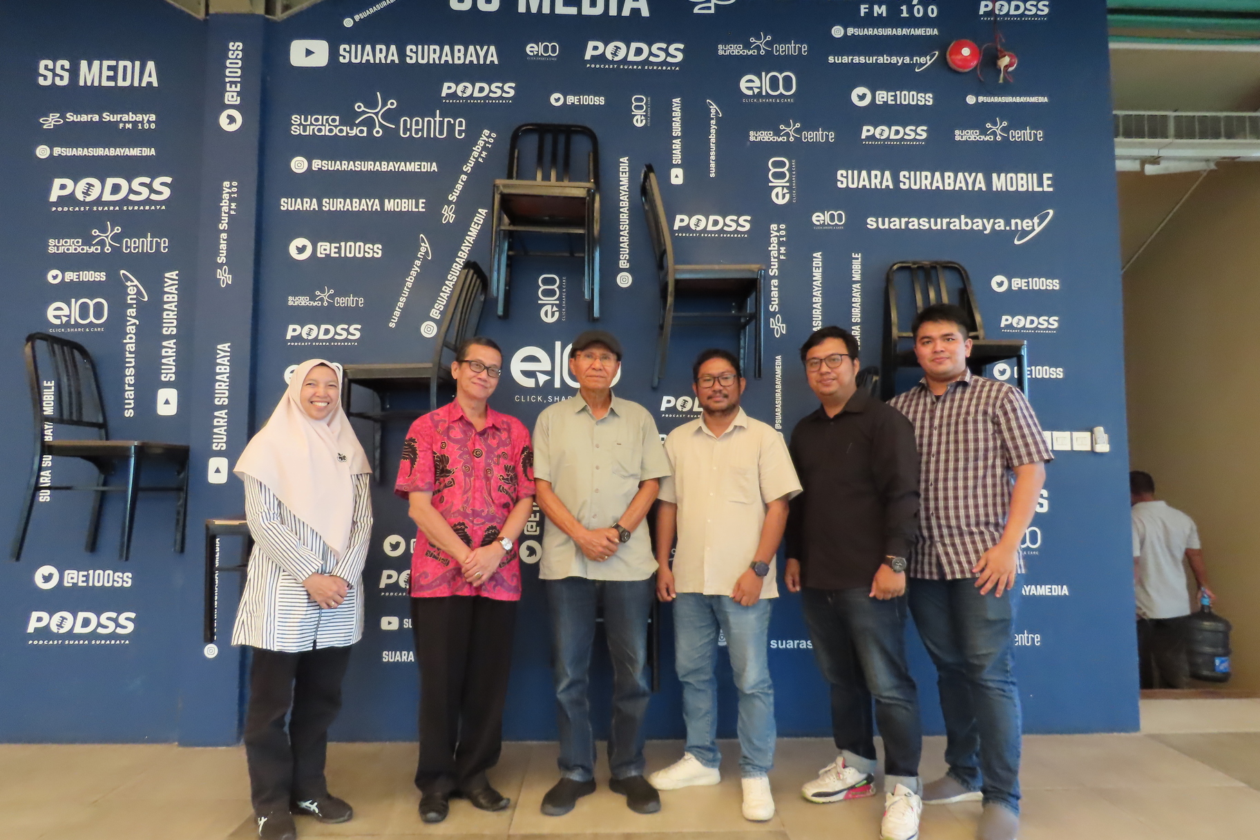 STUDI BANDING KE RADIO SUARA SURABAYA