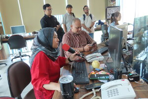 STUDI BANDING KE RADIO SUARA SURABAYA