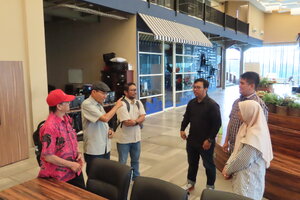 STUDI BANDING KE RADIO SUARA SURABAYA
