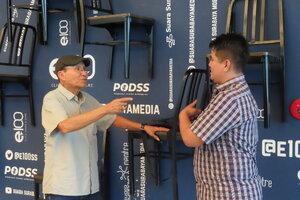 STUDI BANDING KE RADIO SUARA SURABAYA