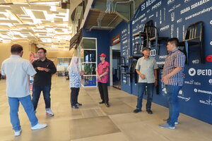 STUDI BANDING KE RADIO SUARA SURABAYA